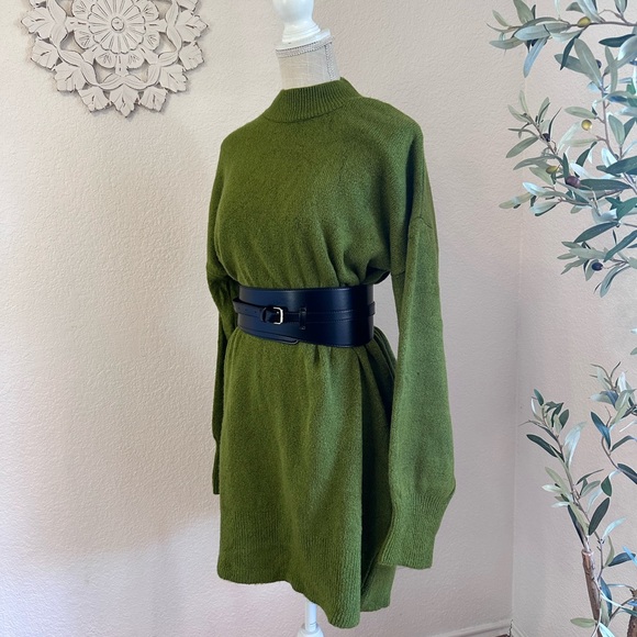 Oversized large sweater dress in light green tone SUPER COZY NEW/NEVER WORN⚡️ - Picture 1 of 10
